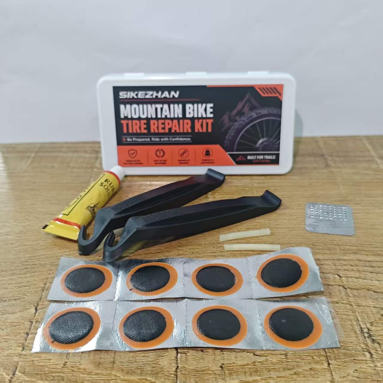 Kit di Riparazione Pneumatici  - Mountain Biking Kit recensione e prezzo
