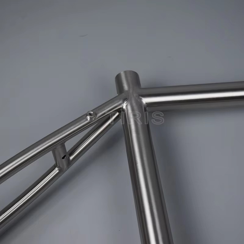 Telaio per bici da ghiaia TIRI - Mountain Biking Races recensione e prezzo